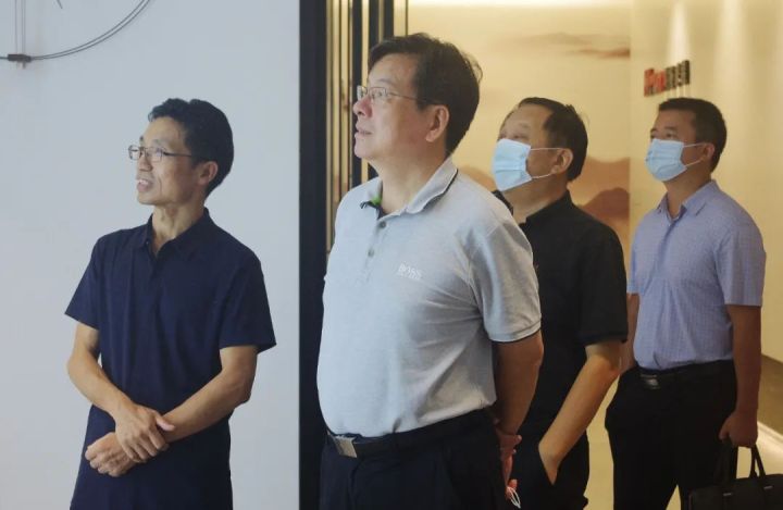 文化引領，振興湘商——湖南省政協副主席、省工商聯主席張健調研鴻揚集團
