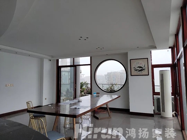 220㎡輕奢大宅，在超大弧形陽臺欣賞270度江景的品質(zhì)生活